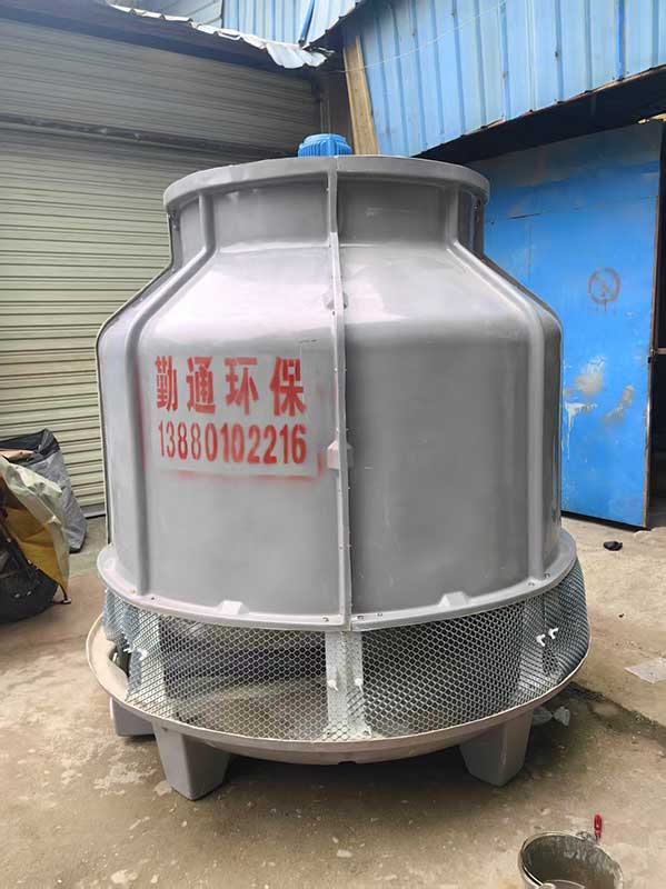 遵义60T玻璃钢冷却塔整塔发货